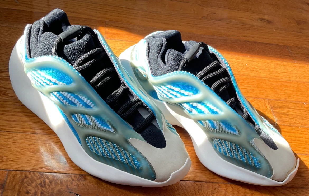 Adidas Yeezy Boost 700 MNVN - photo 2