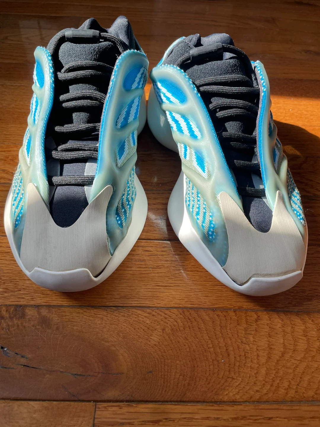 Adidas Yeezy Boost 700 MNVN - photo 3