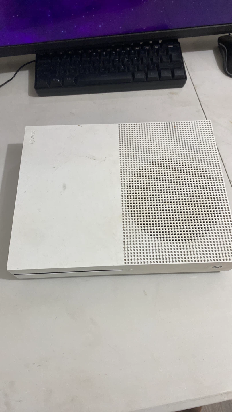 Xbox One S Console with Controller