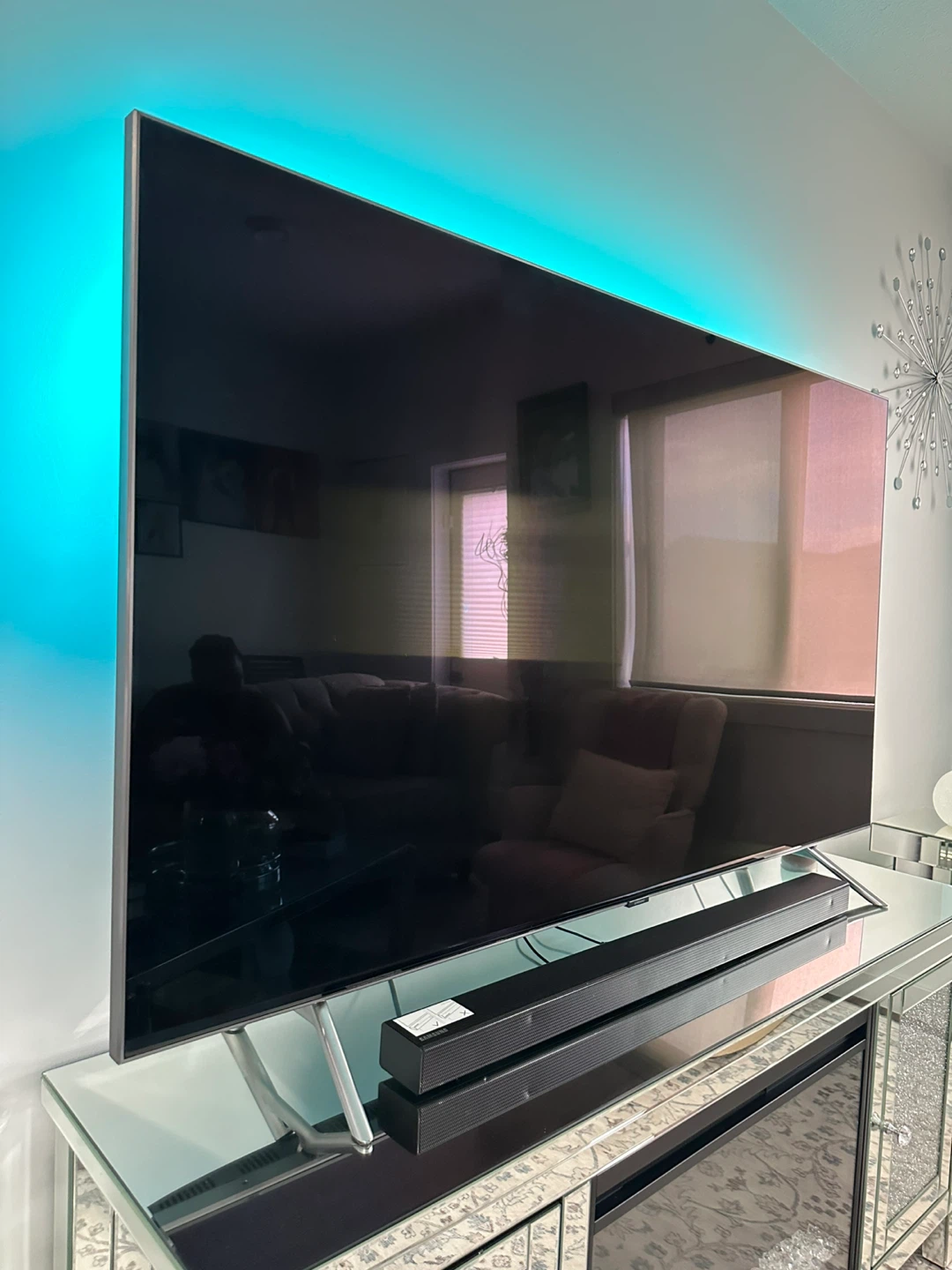 Samsung 65" QLED 4K Smart TV – Great Condition - photo 4