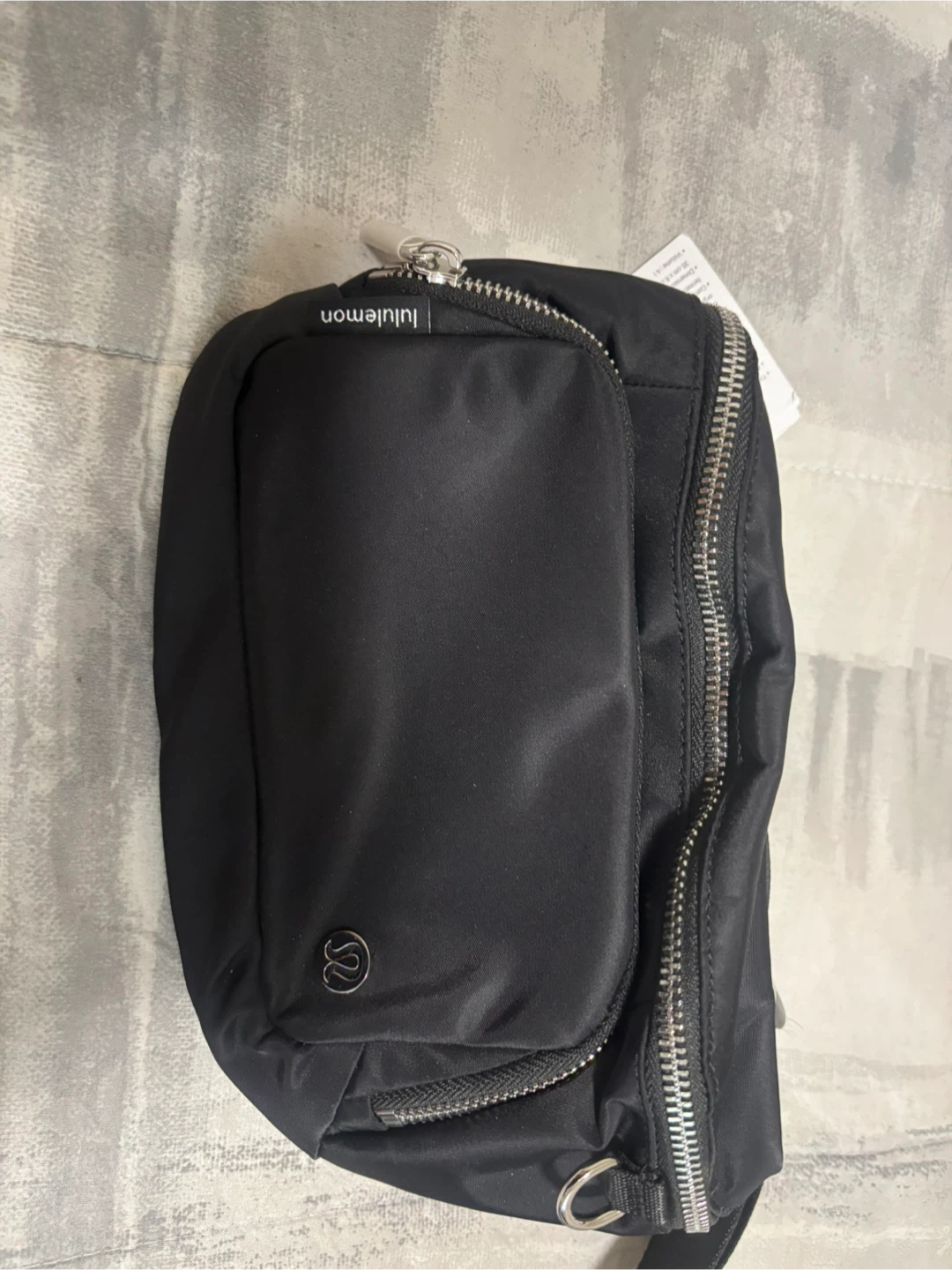 Lululemon Everywhere Belt Bag - photo 2
