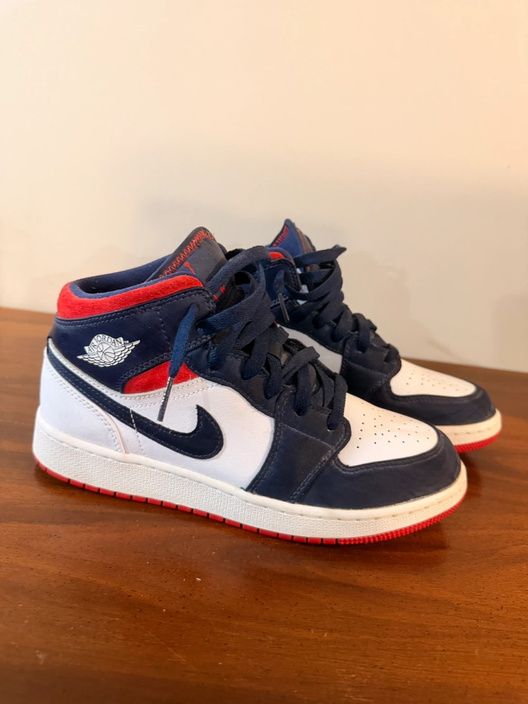 Nike Air Jordan 1 Mid SE USA