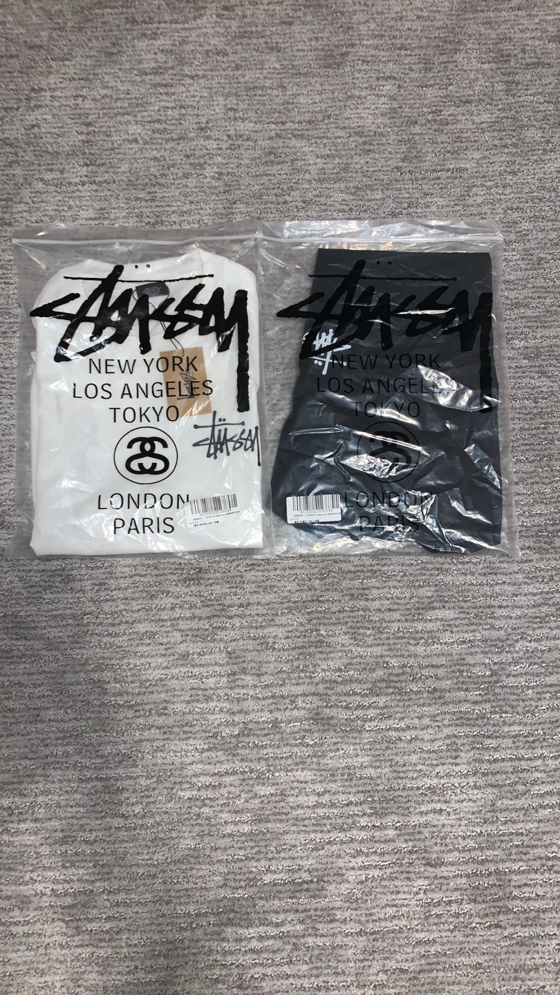 Stüssy T-Shirts (White & Black) - Size Medium - photo 3