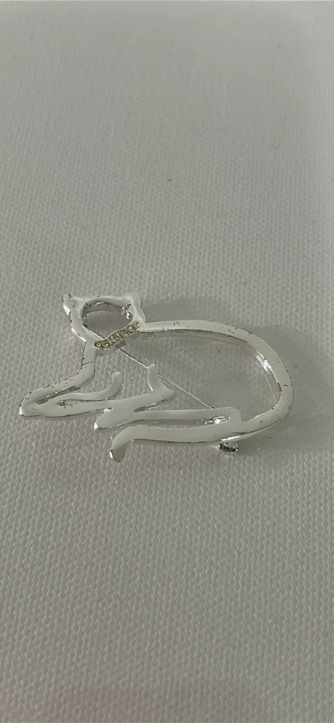 Silver-tone Cat Brooch with Rhinestones