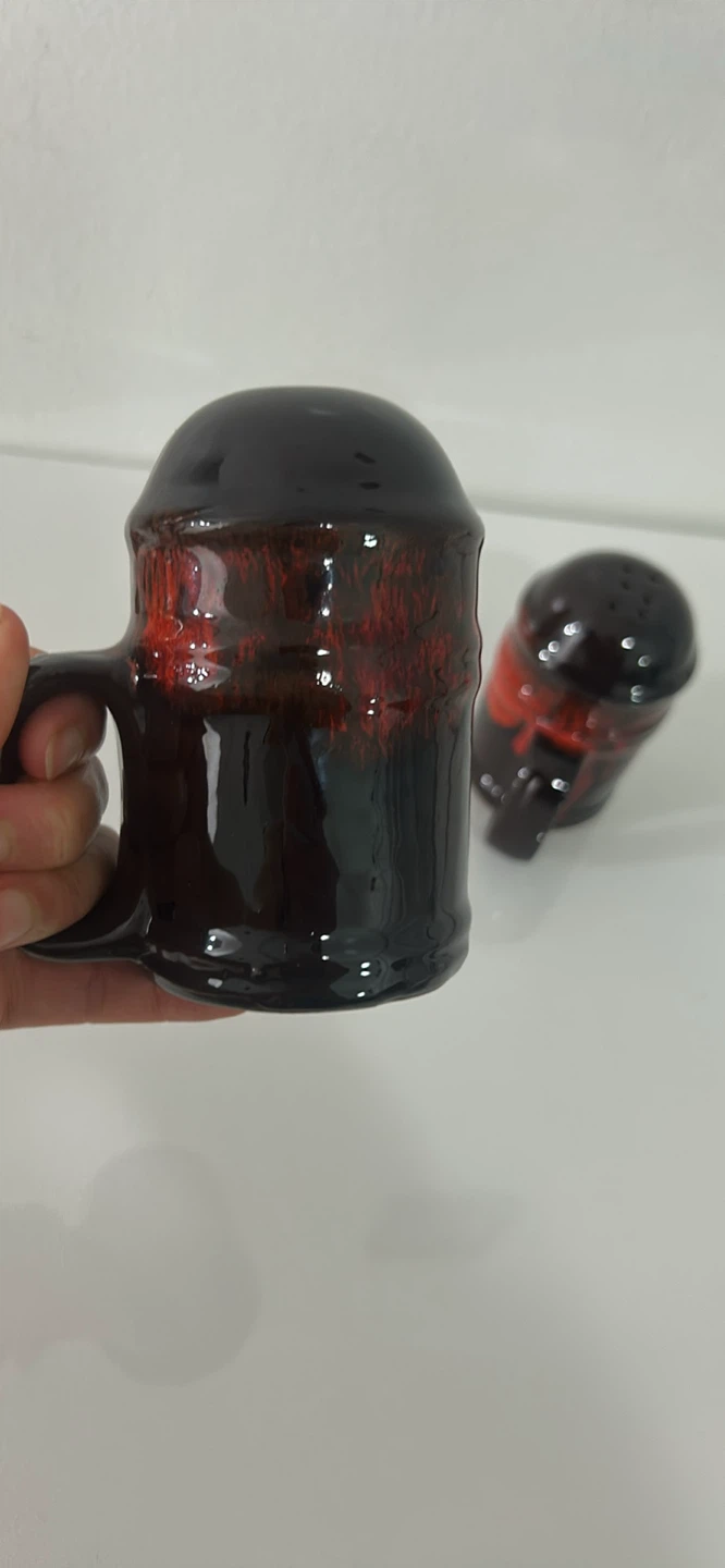 Ceramic Salt and Pepper Shakers - photo 4