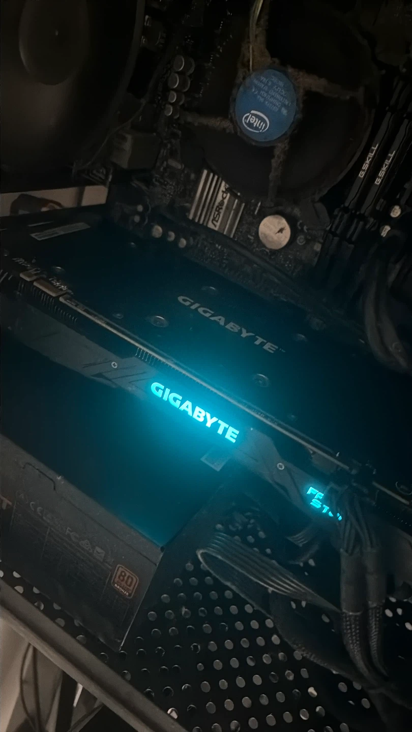 GIGABYTE NVIDIA GeForce GTX 1070 Ti 8gb OC