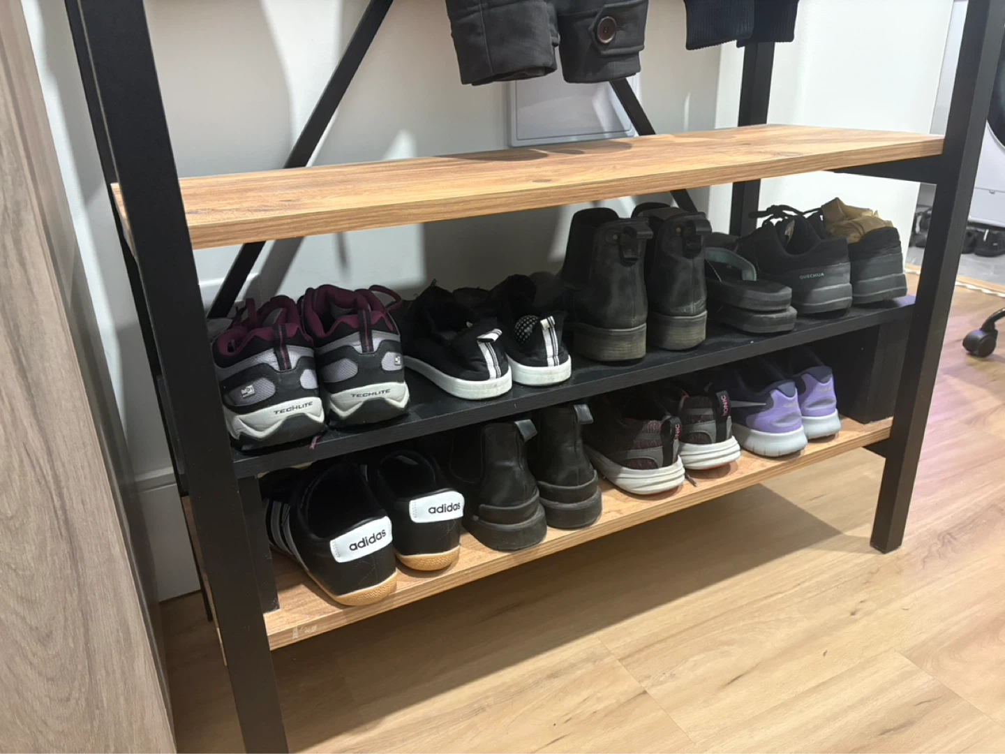 Beautiful coat/shoe rack. - photo 4