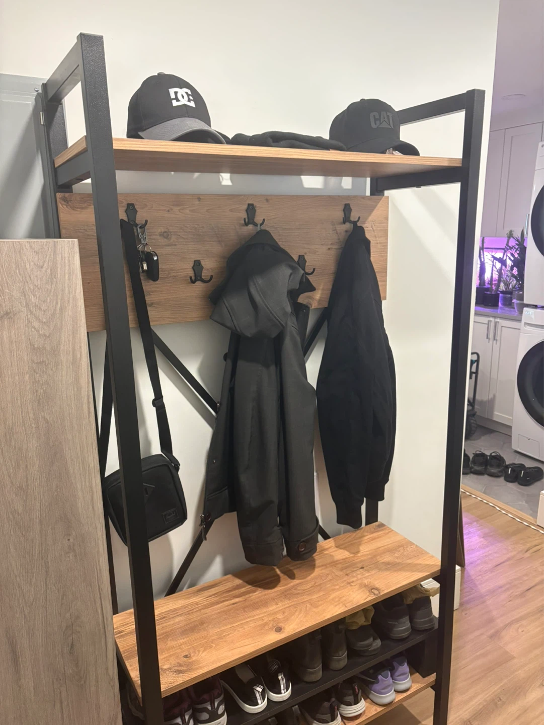 Beautiful coat/shoe rack. - photo 2