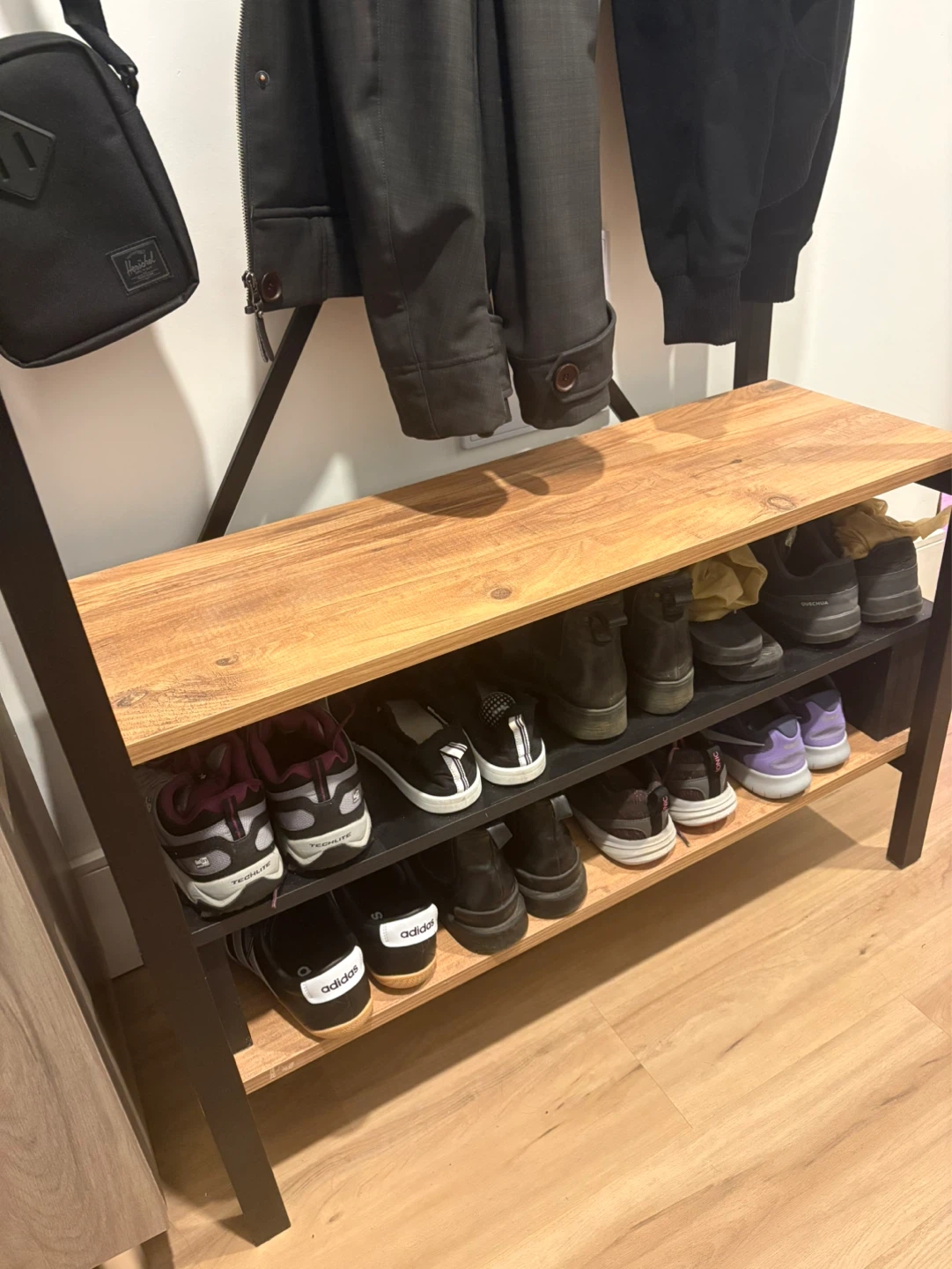 Beautiful coat/shoe rack. - photo 3