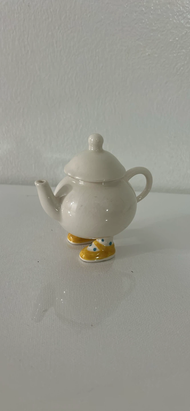 Lustre Design Cream Teapot