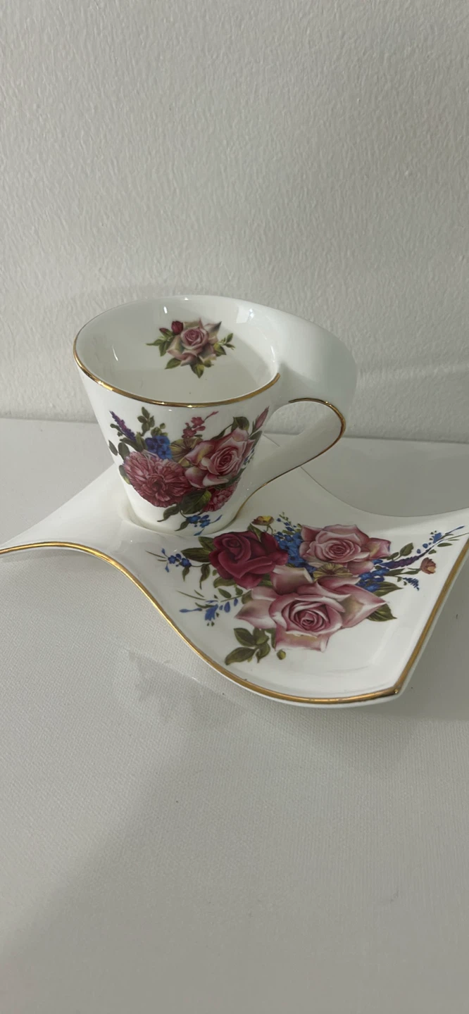 Teaopia floral teacup and saucer set