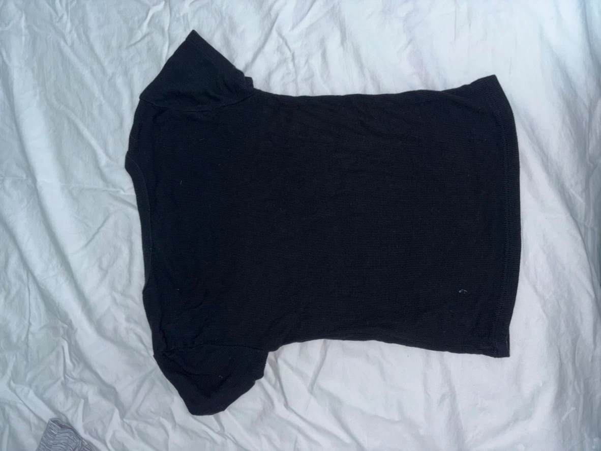 Black Ribbed Crop Top - photo 2