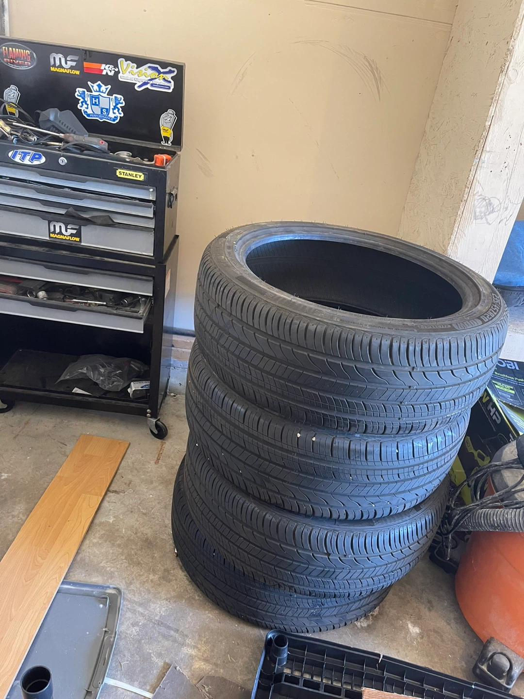 Set of 4 - 235/45ZR18 100W Tires