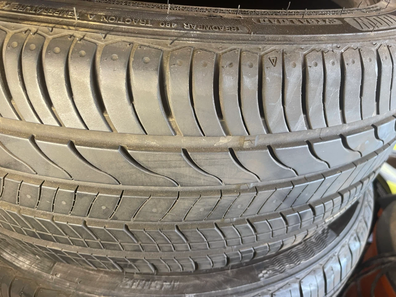 Set of 4 - 235/45ZR18 100W Tires - photo 3