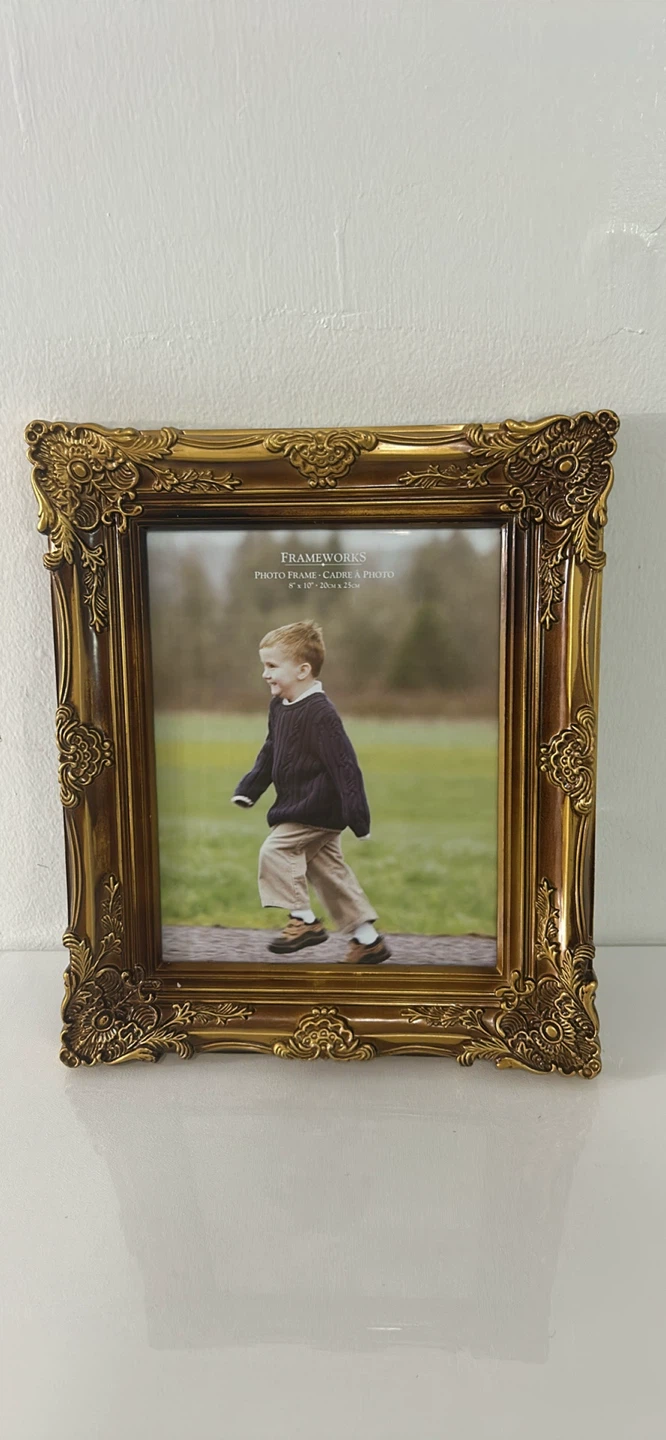 Frameworks Photo Frame 8" x 10"
