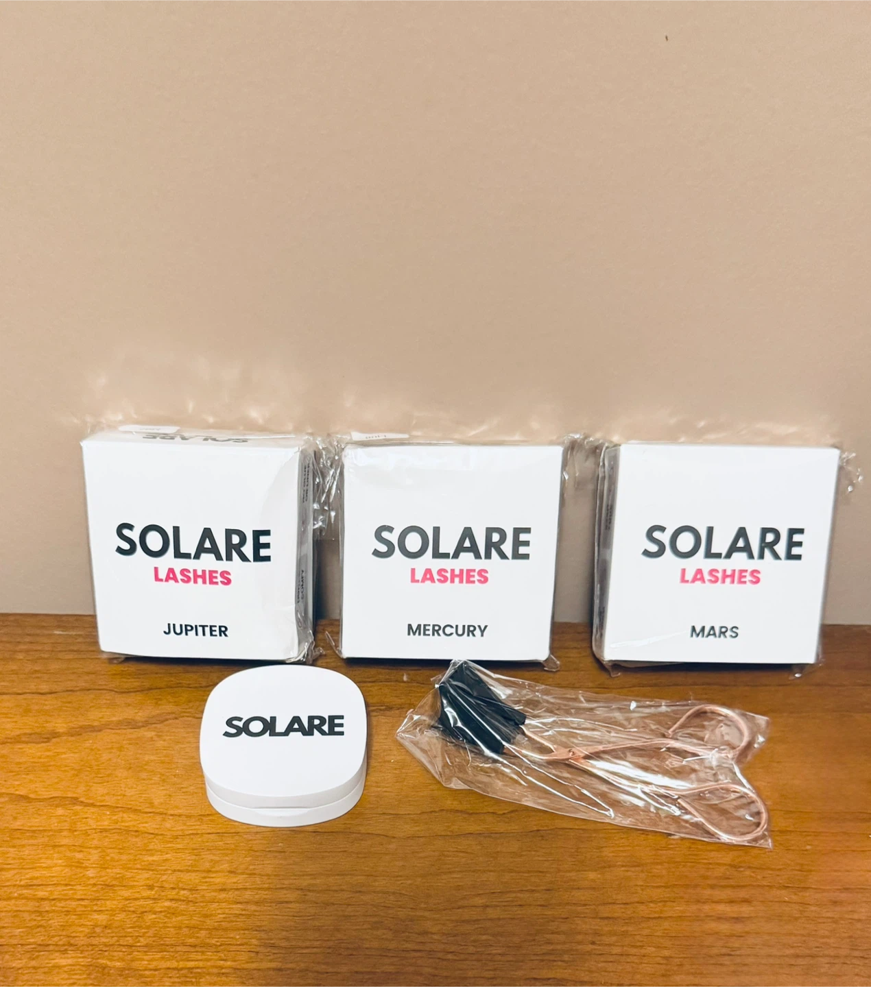 Solare magnetic eyelashes and accessories