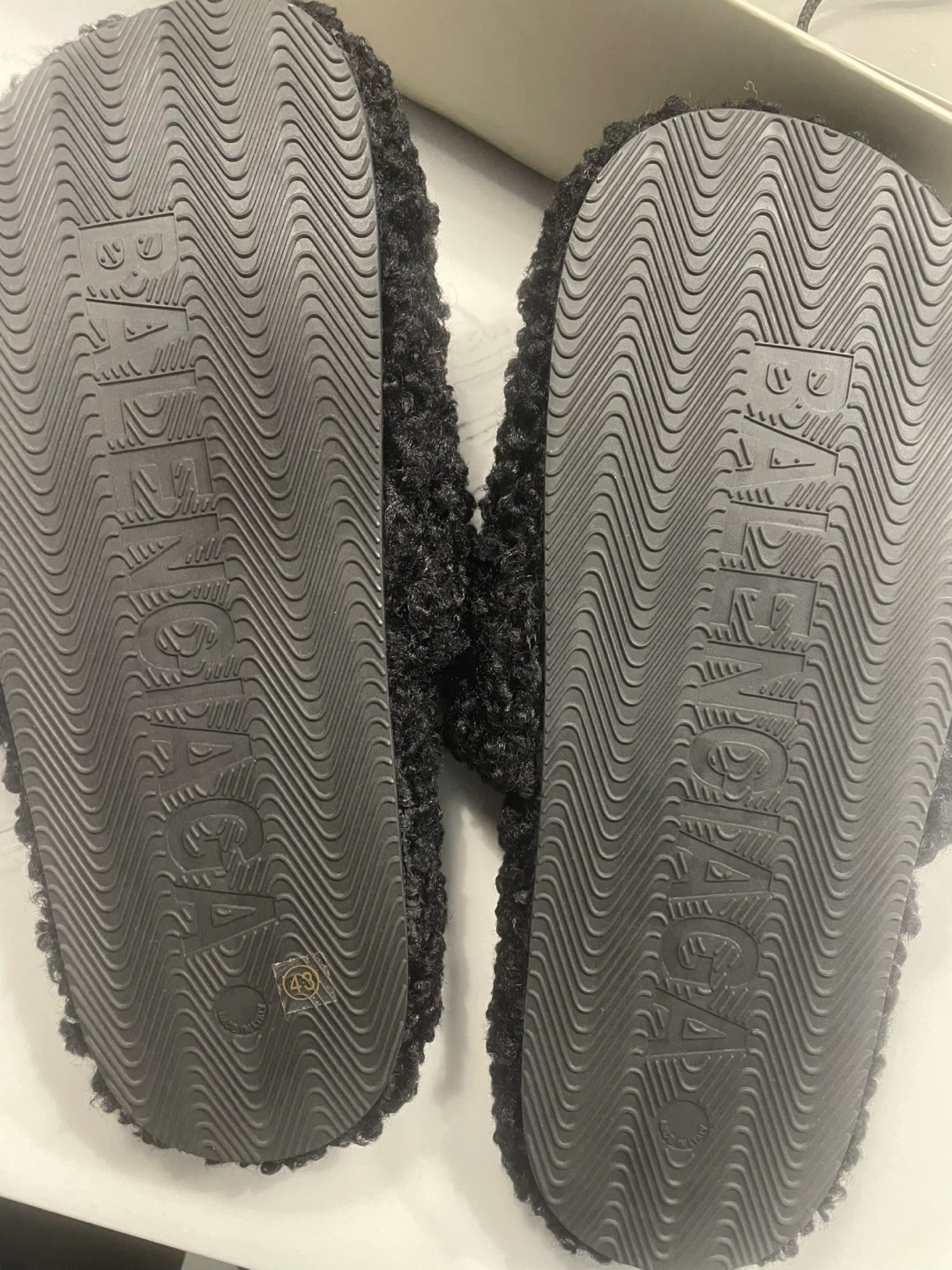 Balenciaga fur slides - photo 3