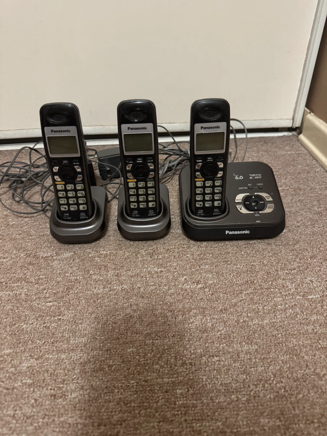 Panasonic cordless phones - 3 handsets
