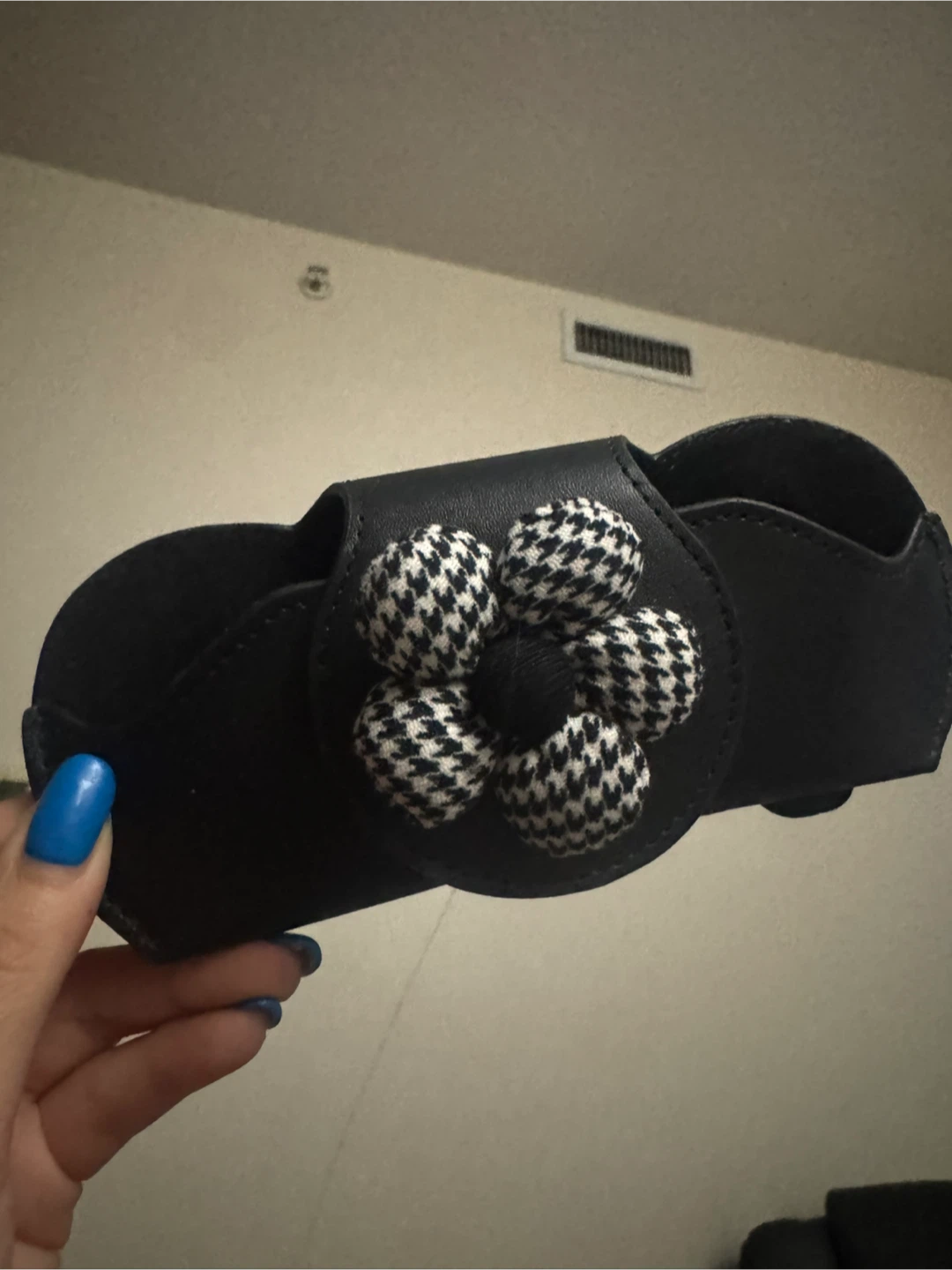 Leather sunglass holder for car
