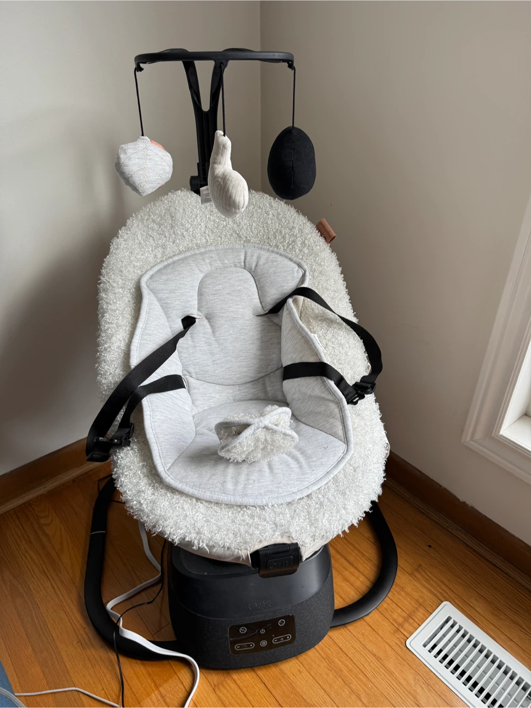 BabyMoov Swoon Connected Swing in Curly White