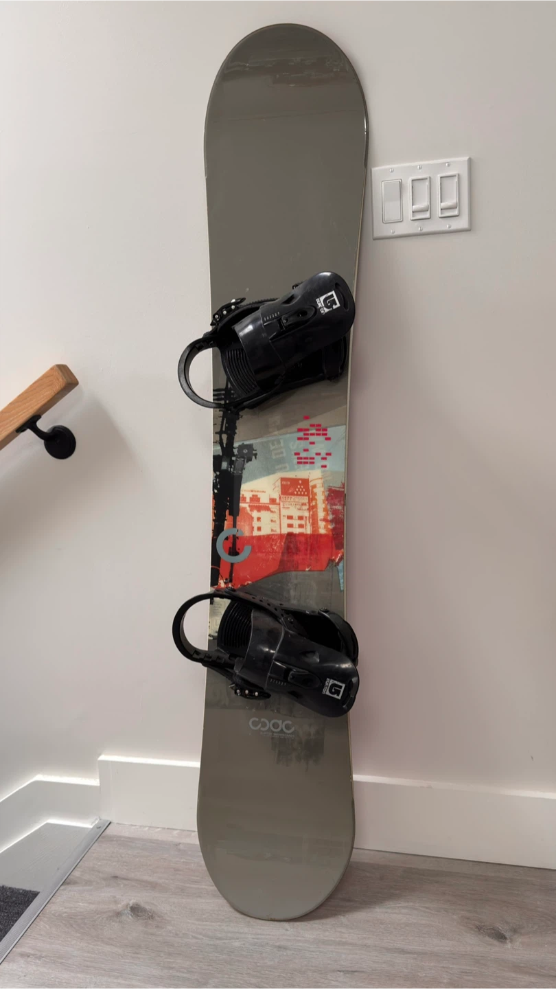 Burton Snowboard and Bindings - 152cm
