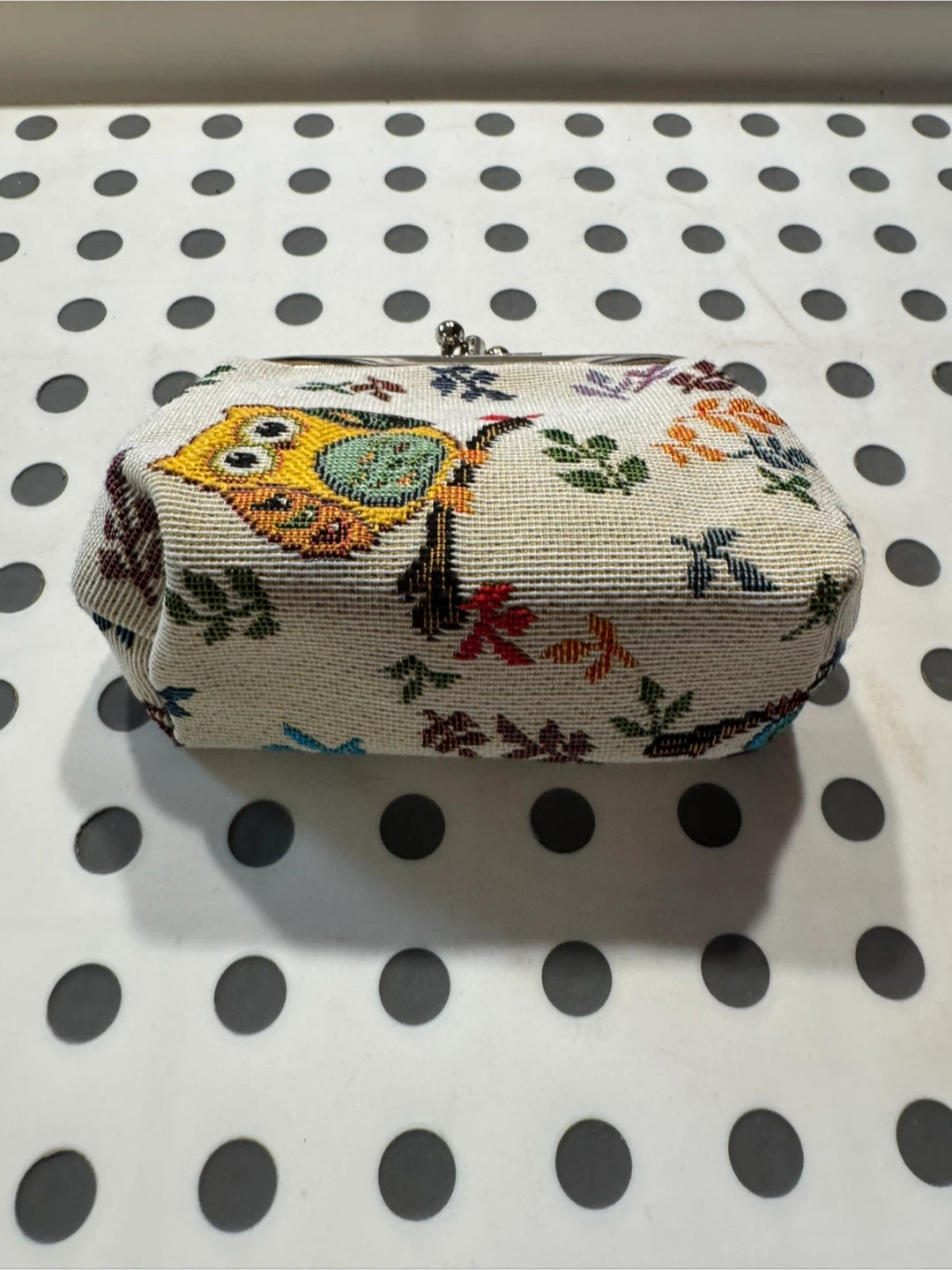 Coin purse with owl and leaf design - photo 2