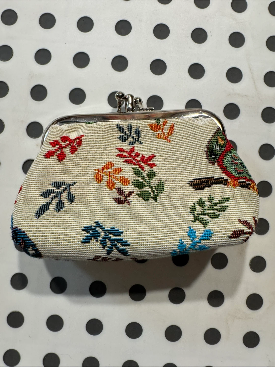 Coin purse with owl and leaf design - photo 3