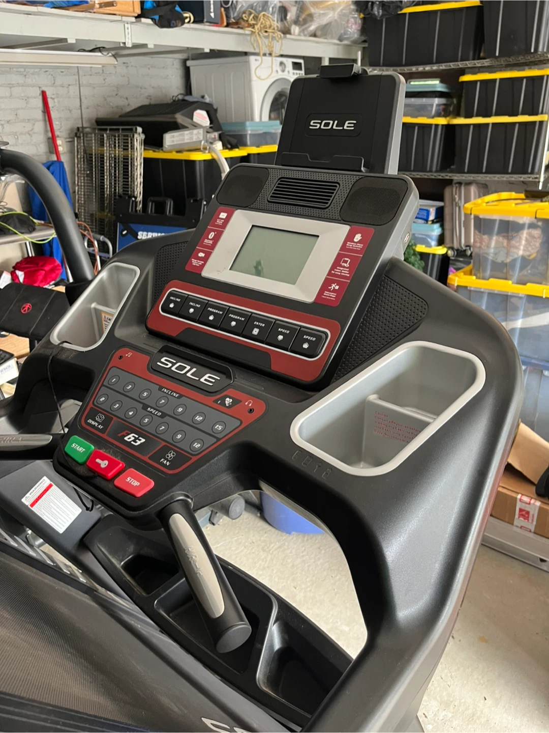 SOLE F63 Treadmill - photo 2