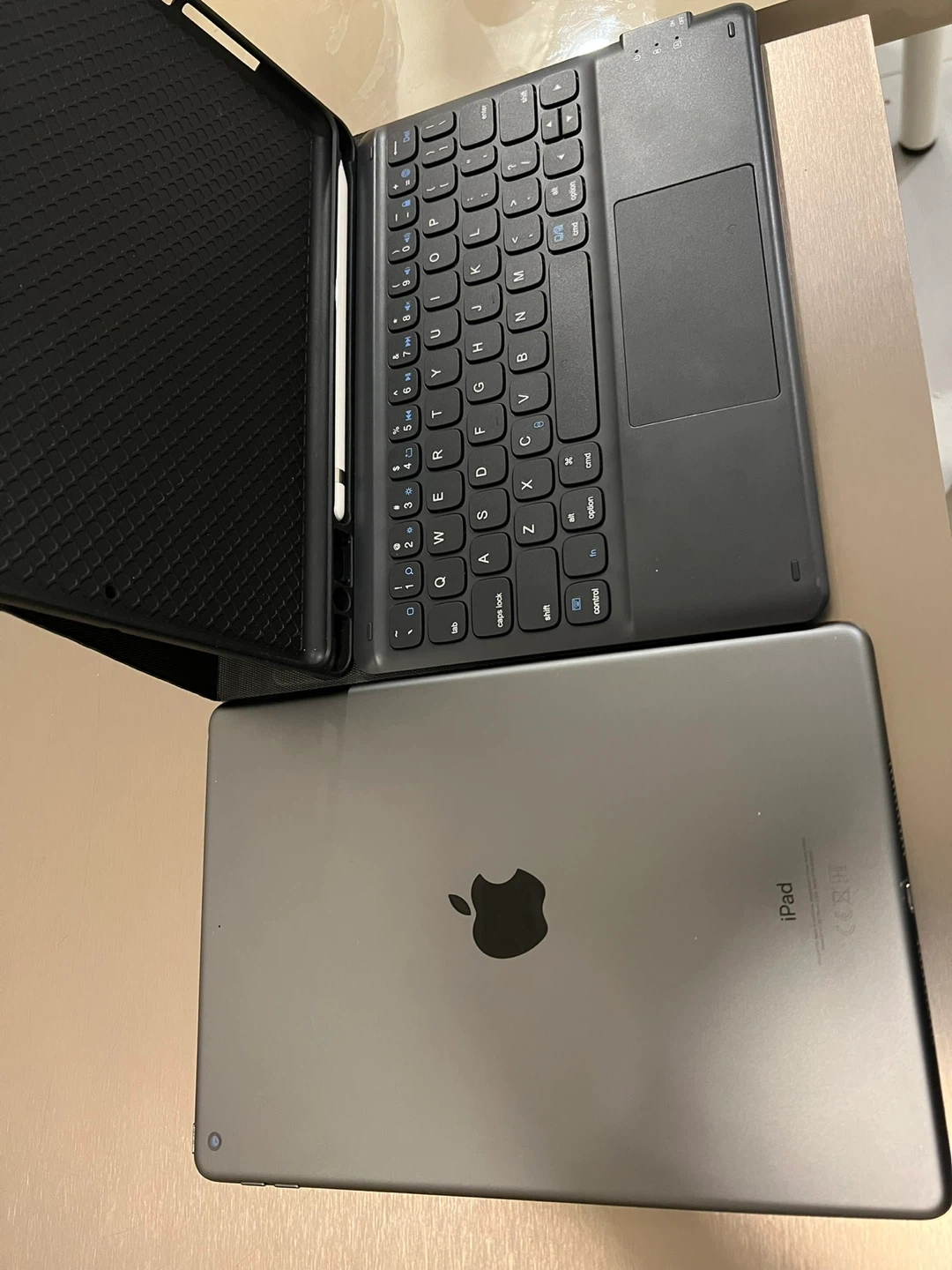 Apple iPad with Keyboard Case & Apple Pencil - photo 2