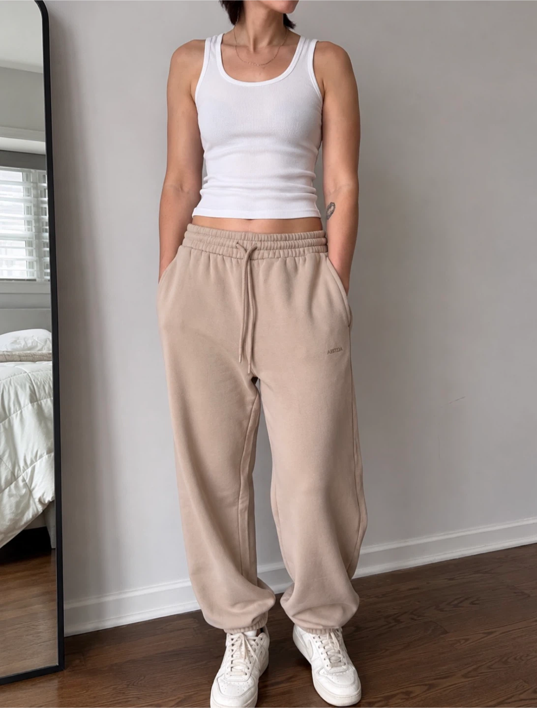 ARITZIA Sweatfleece Boyfriend Fit Jogger Pants XS