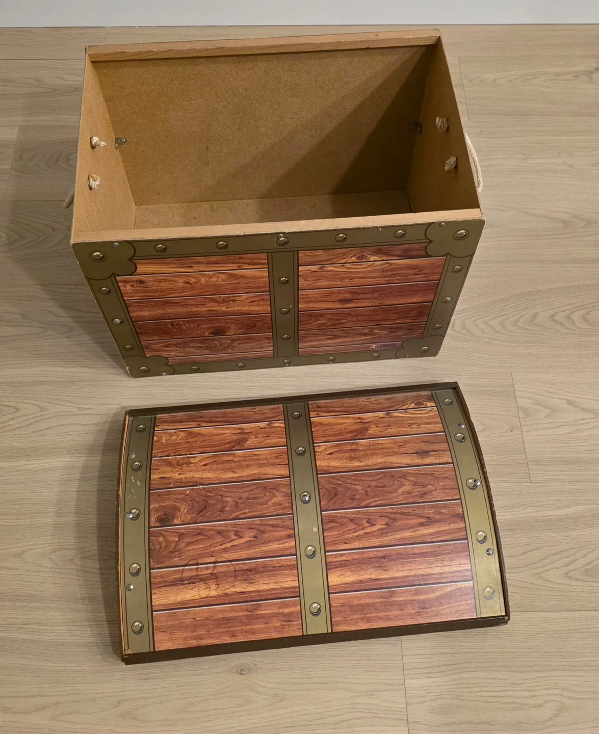 Vintage 1980s Cap'n Crunch Treasure Chest Storage Box - photo 2