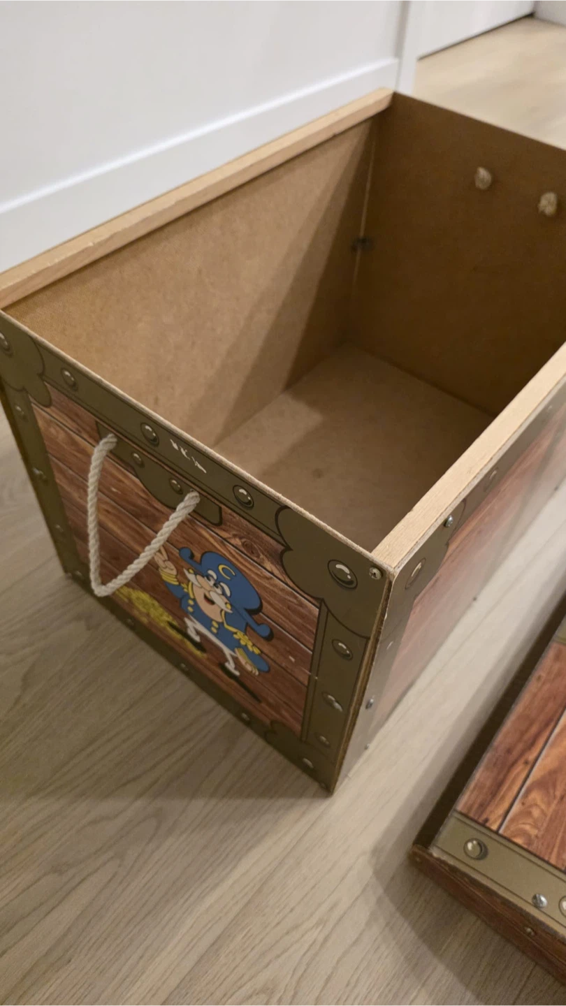 Vintage 1980s Cap'n Crunch Treasure Chest Storage Box - photo 3