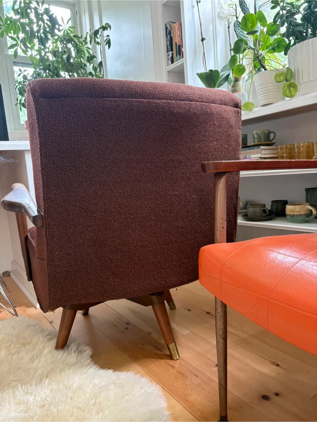 MCM Canadian made wool swivel chair - Brown Upholstery - photo 2