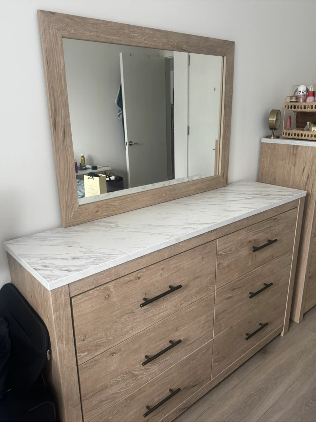 Bedroom set: Dresser with mirror, tall 4 drawer and side table - photo 3