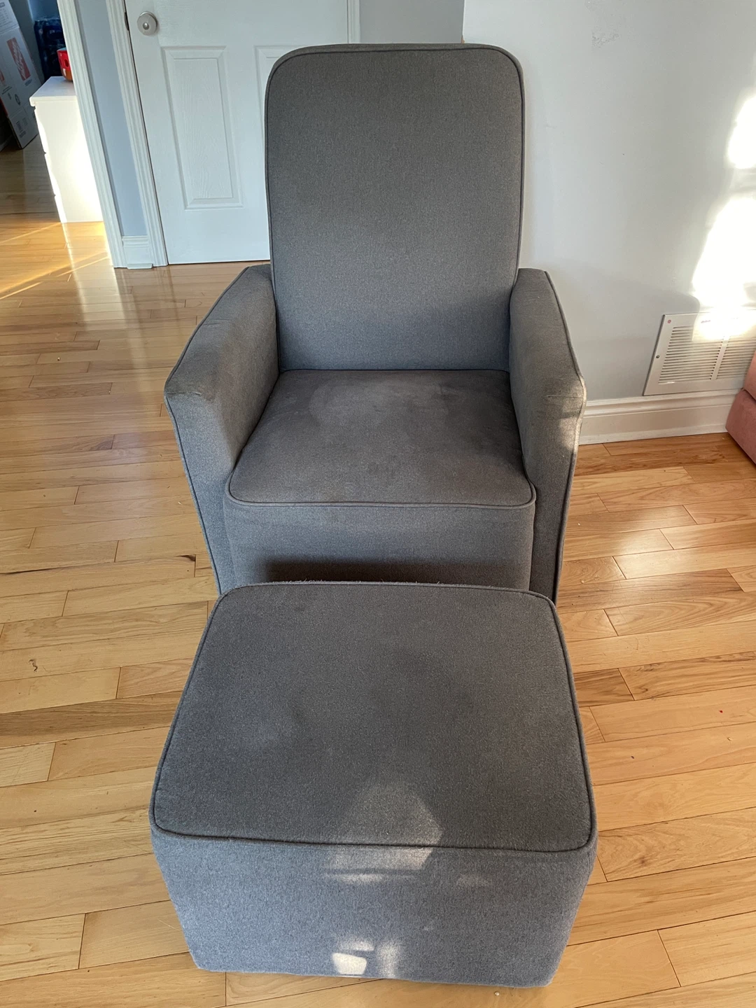 Swivel Accent Chair with Ottoman