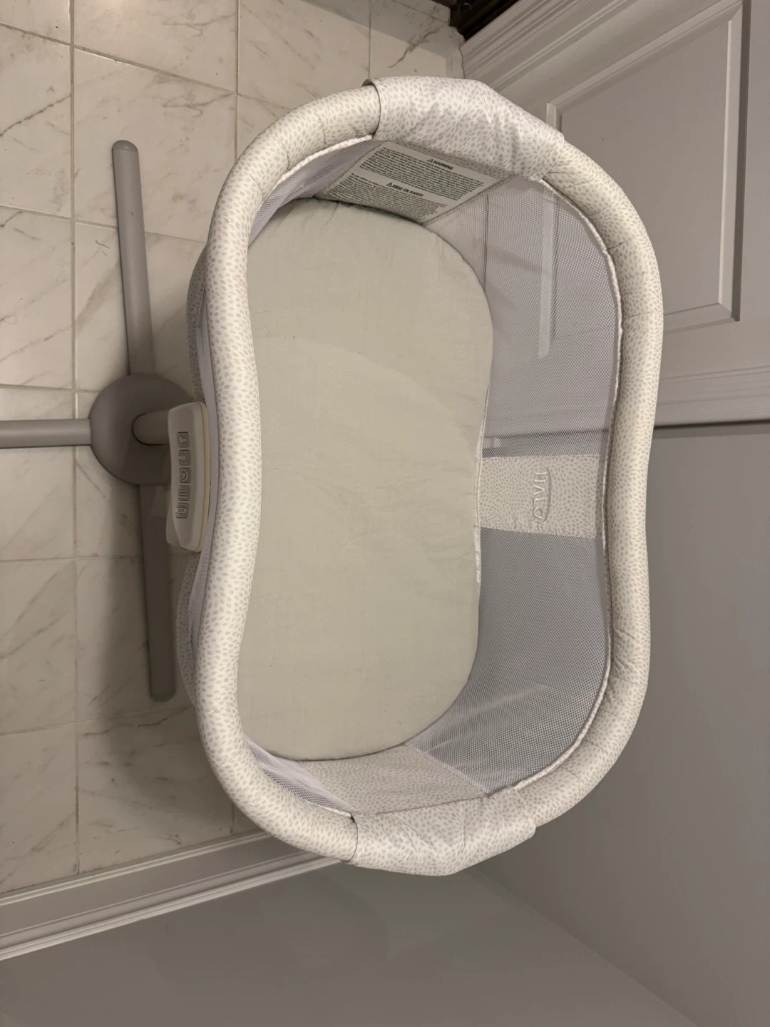 Halo Bassinest Swivel Sleeper - photo 4
