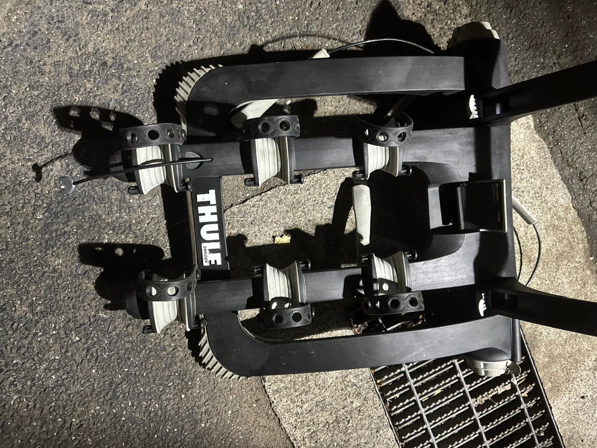 Thule 3 Bike Rack with 2 keys