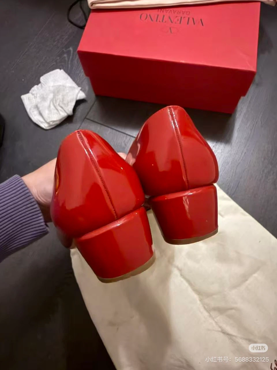 Salvatore Ferragamo Red Patent Leather Pumps size 7 - photo 2