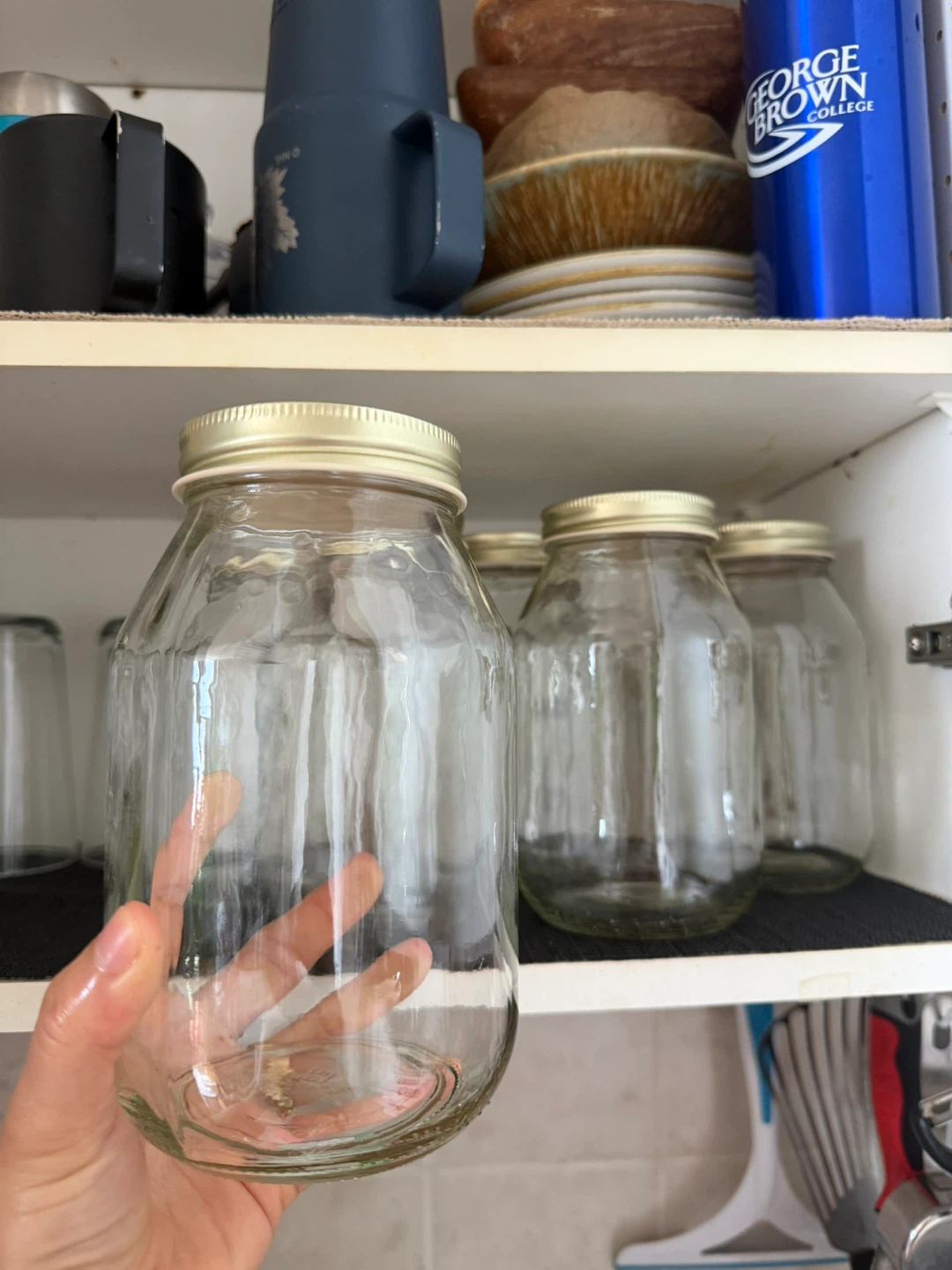 8 Glass Jars with Lids
