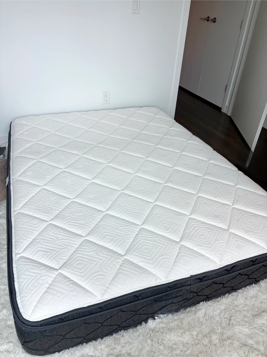 Queen Mattress - photo 2