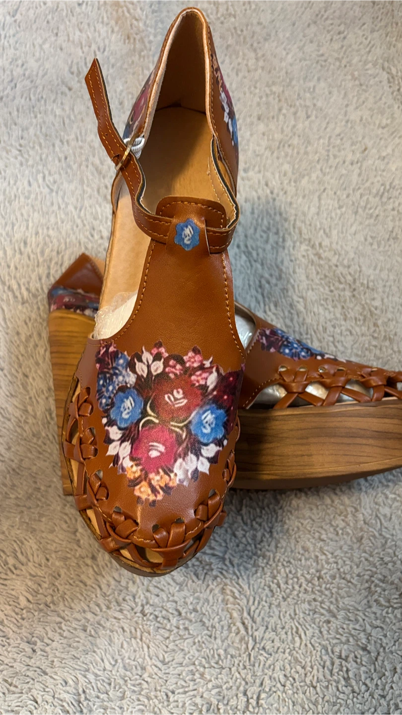 Brown Floral Cutout Stacked Heel Sandals - Women's 6.5 - photo 2