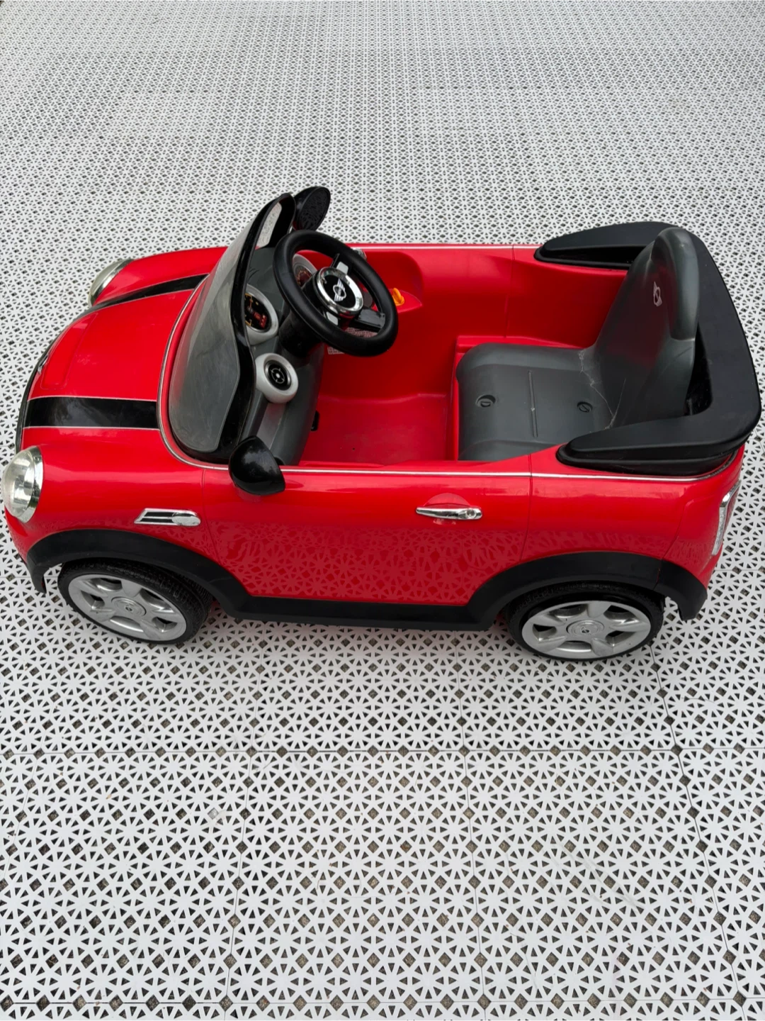 Ride-On Electric Car - Red - photo 2