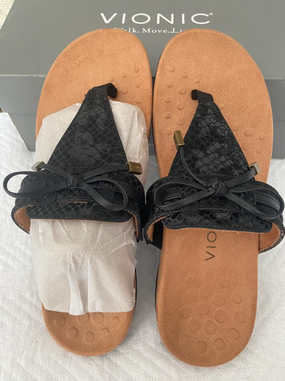 Vionic Black Snake Print Thong Sandals