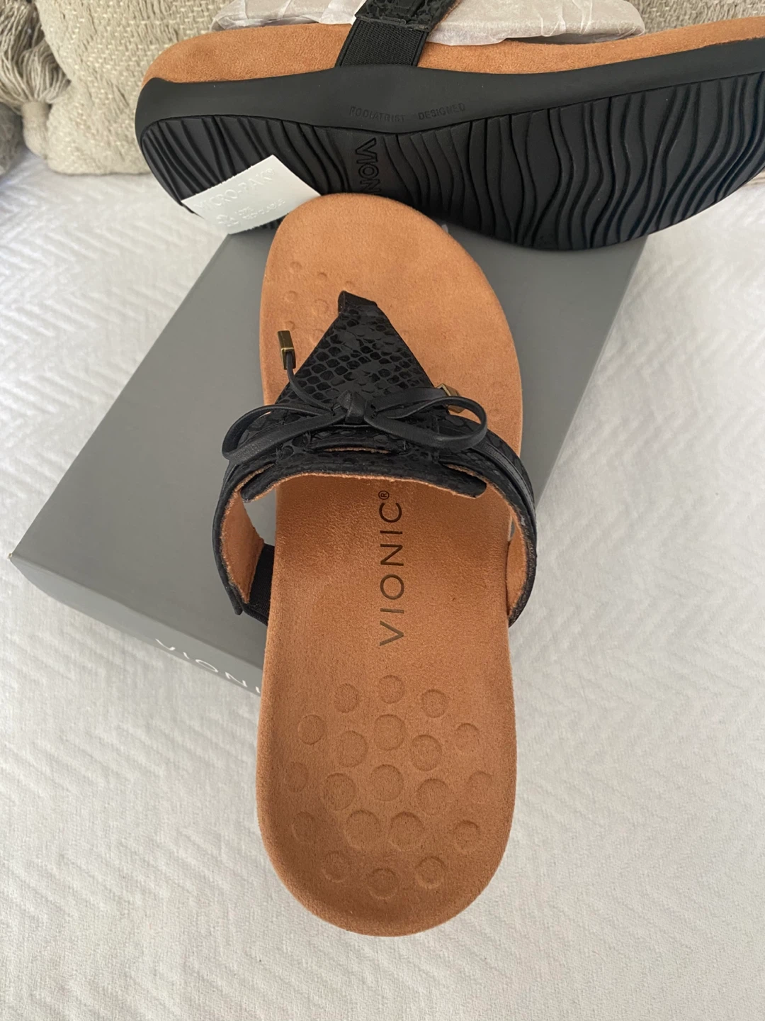 Vionic Black Snake Print Thong Sandals - photo 3
