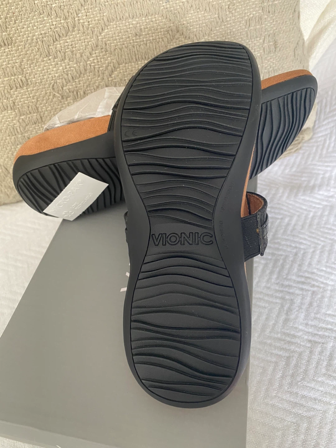 Vionic Black Snake Print Thong Sandals - photo 4