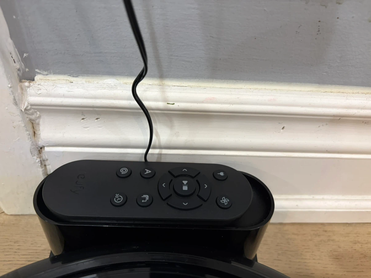 Eufy RoboVac G30 Robot Vacuum – Works Great - photo 2