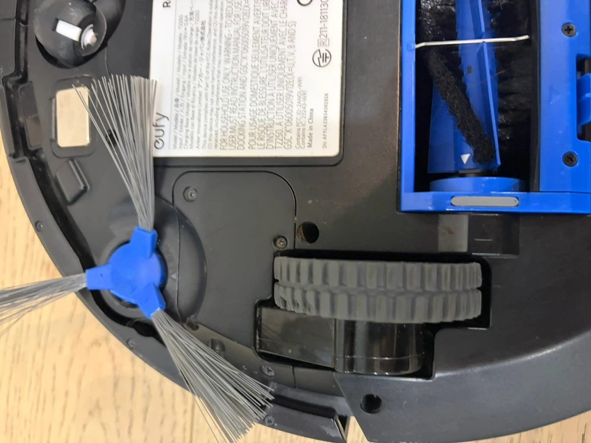 Eufy RoboVac G30 Robot Vacuum – Works Great - photo 4