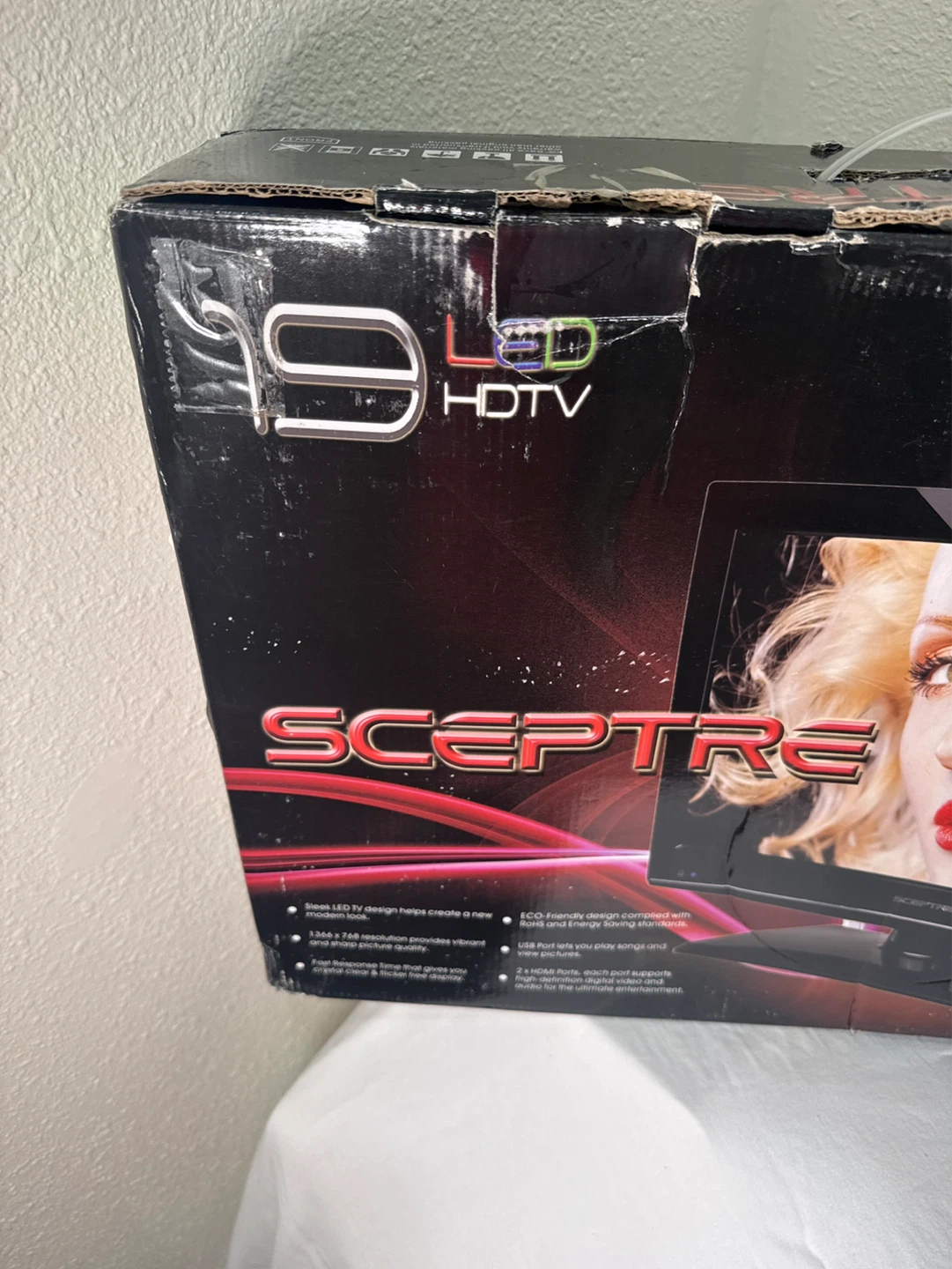 Sceptre 19" LED HDTV - photo 2