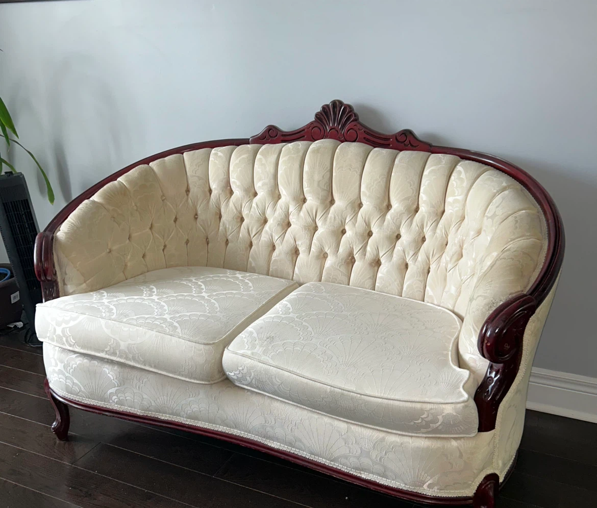 Vintage Cream Upholstered Sofa Set - photo 3