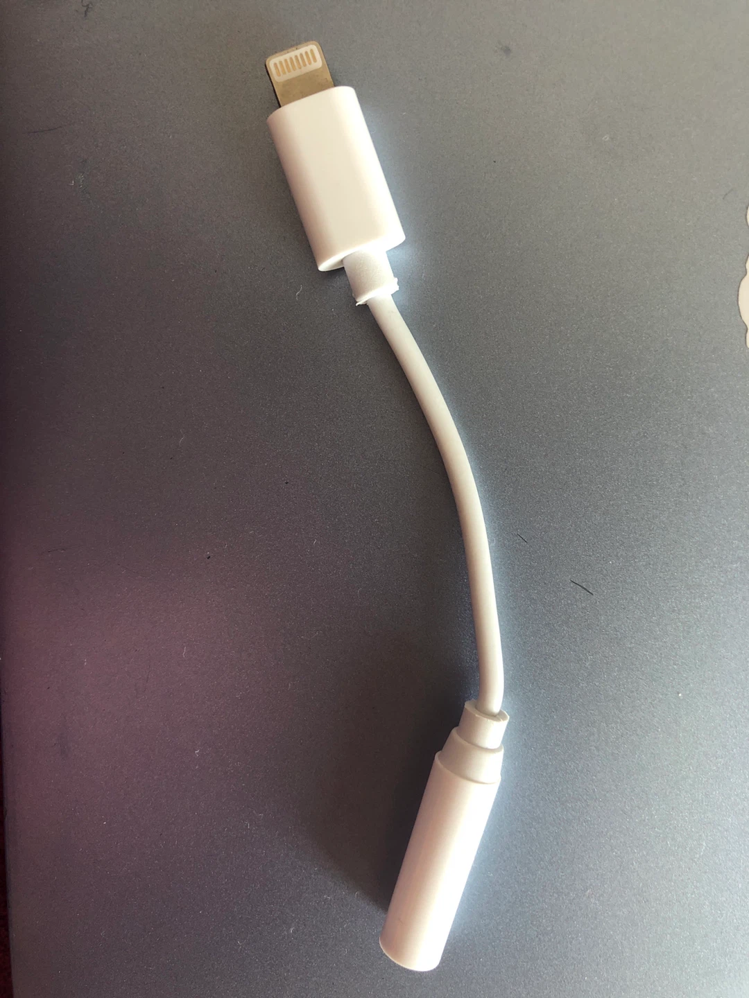 White Lightning to 3.5mm Headphone Jack Adapter